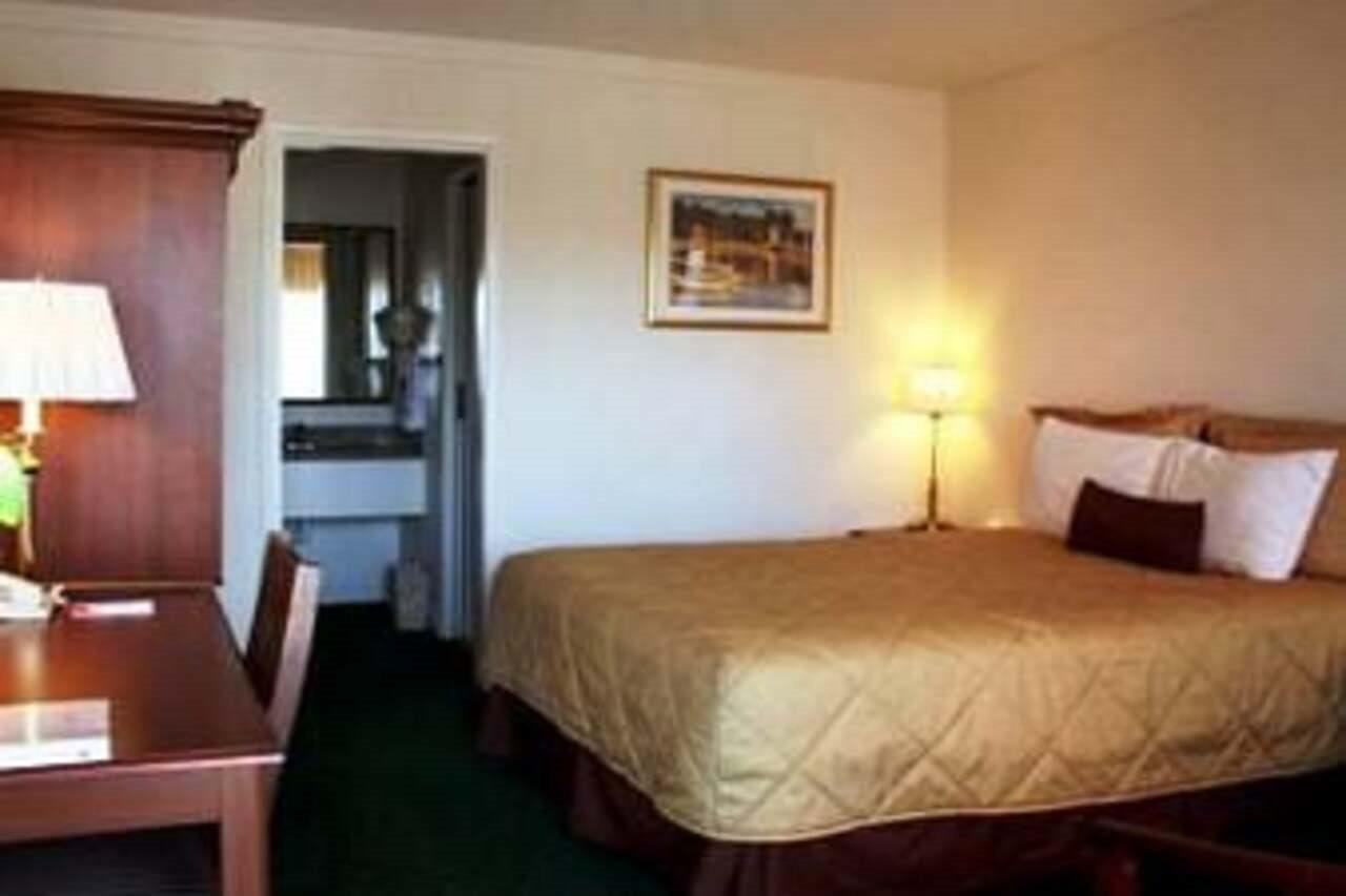 Hotel Ramada San Jose Convention Center Habitación foto